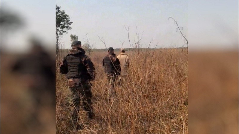 Se realizan patrullajes a pie dentro de los humedales.