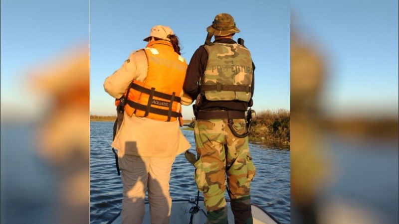 También se llevaban adelante patrullajes en lancha dentro de los humedales.