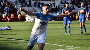 Gabriel Hauche metió el tercero y le dio el triunfo a Racing en cancha de Huracán.