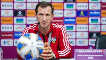 Arruabarrena: "Yo creo que los jugadores, como decía Bilardo, van a estar atentos para acercarse a Messi para manguearle la camiseta".