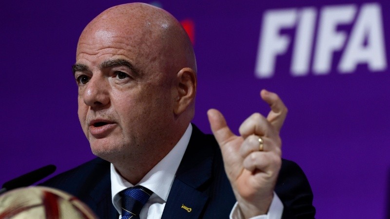 En las últimas horas se supo que el nuevo Mundial de Clubes con 32 equipos corría peligro porque la FIFA y la ECA (Asociación de Clubes) no llegaron a un acuerdo para la renovación del memorándum.