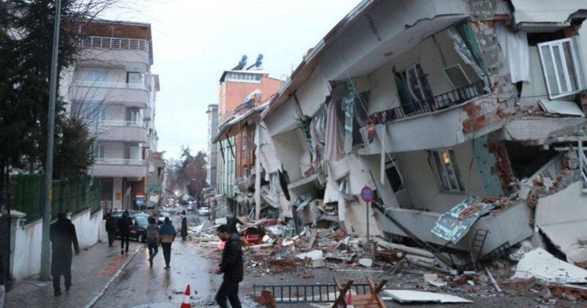 Fotos Y Videos Impactantes Imágenes Del Devastador Terremoto En Turquía Rosario3 1537