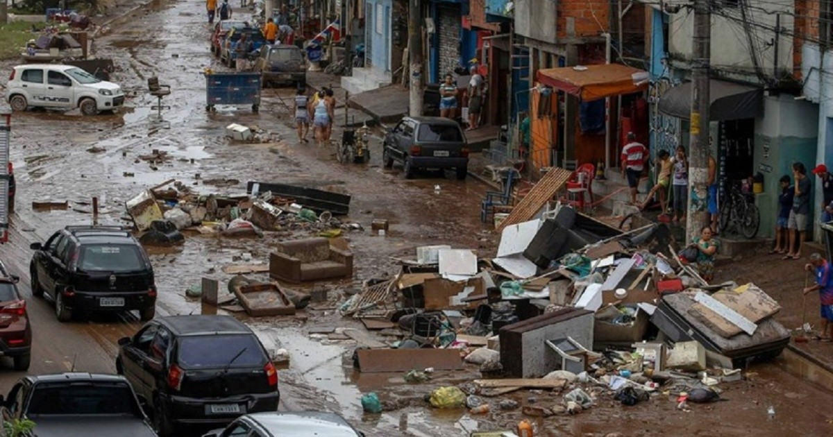 Brasil Ascienden A 64 Los Muertos Por Un Fuerte Temporal En El Estado De San Pablo Rosario3 1923