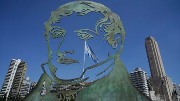 Homenajes a Belgrano y la bandera en el lugar de donde se estrenó la bandera.