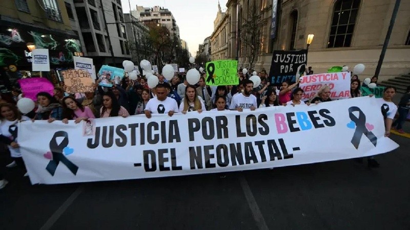 Las madres del Neonatal impulsaron la detención de Asís.