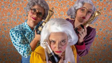 María Franchi, Verónica Leal y Vicky Olgado protagonizan "Las Viejas, una comedia argentina", que se presenta en el teatro La Comedia.