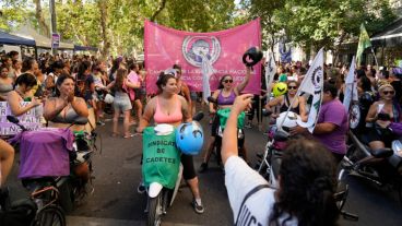 La movilización por el centro de Rosario este miércoles.