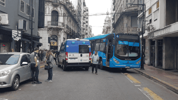 Según los testigos, el chofer nunca vio que la mujer estaba cruzando.