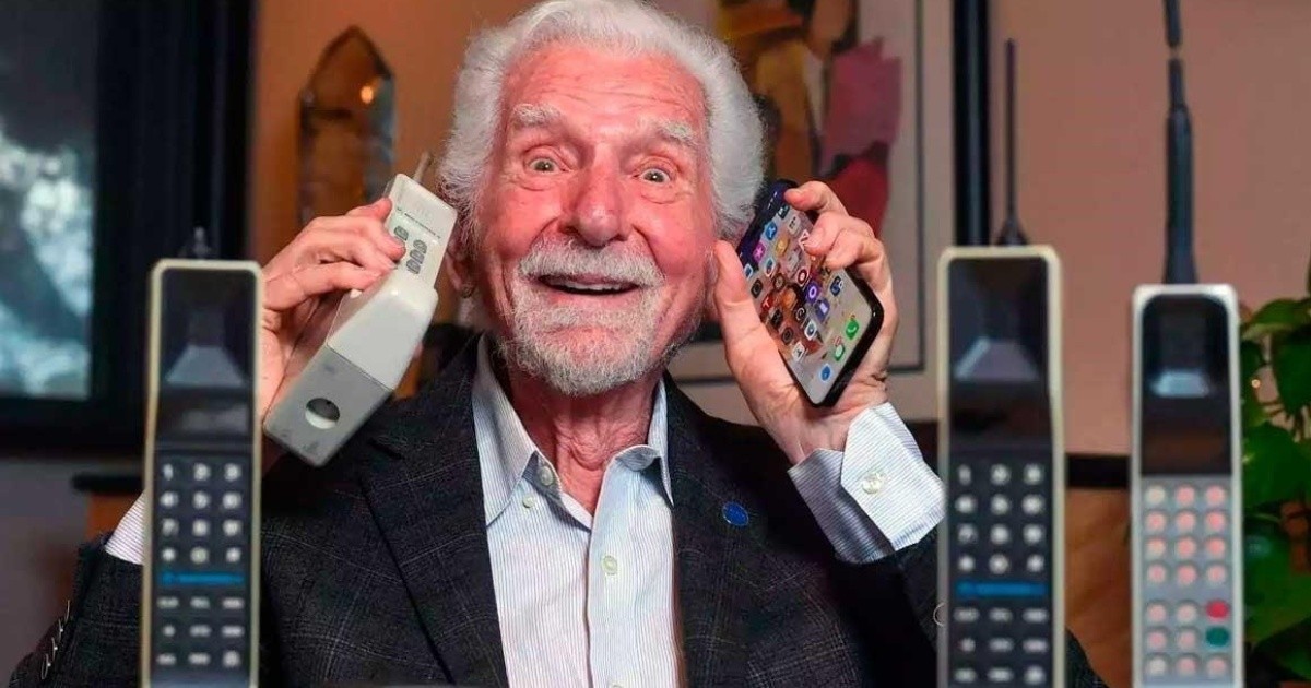 Hace 50 años, él hizo la primera llamada con un teléfono celular. Esta es  la historia