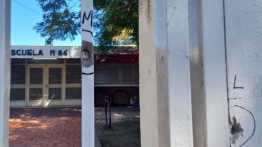 Una de las escuelas baleadas el fin de semana en Rosario.