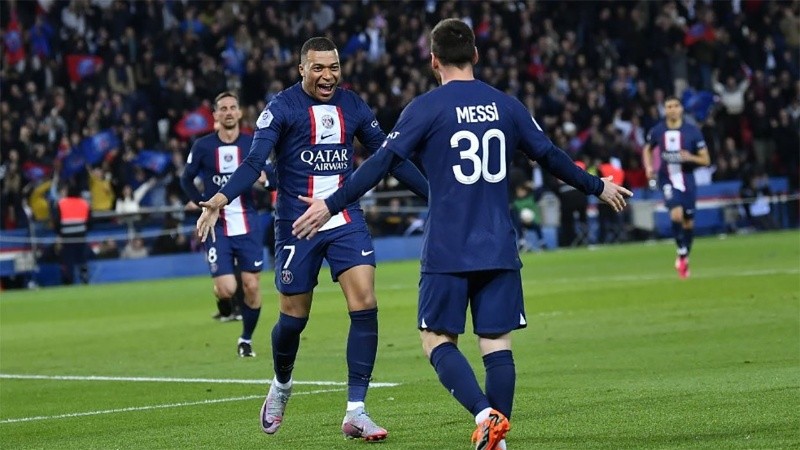 Messi y Mbappé, los grandes artífices de un golazo y de otra victoria parisina. 