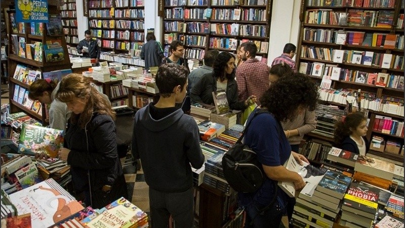 La Semana del Libro y la Lectura se desarrolla en el marco del Plan Ciudadano de Lectura Rosario Lee.