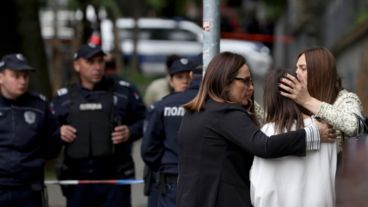 Los heridos fueron trasladados a distintos hospitales de Belgrado. Según el medio público RTS, varios tienen "heridas de bala en el área del pecho".