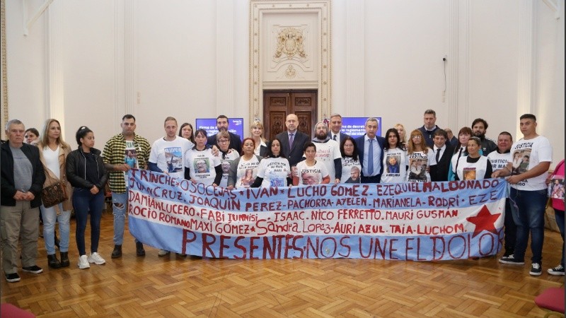 Organizaciones de familiares de víctimas celebraron la puesta en marcha de la ley. 