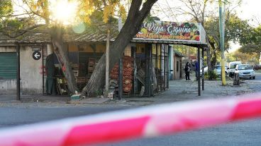 La verdulería de Corrientes y Gutiérrez, donde se perpetró el atroz crimen el miércoles.