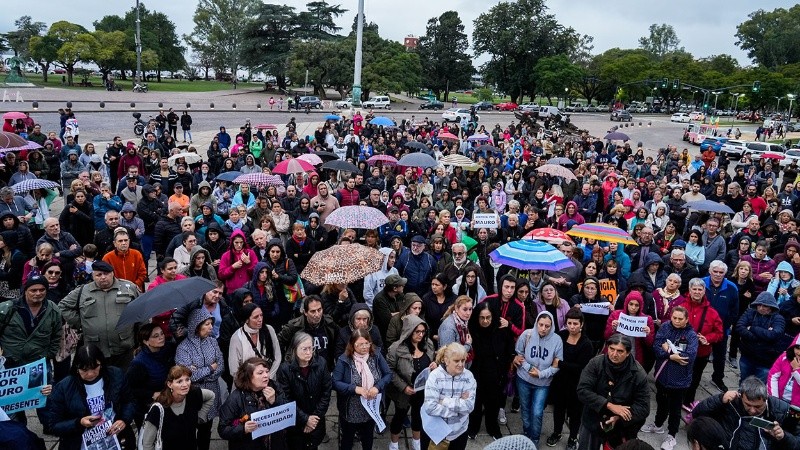 Los hechos de violencia se acumulan en la ciudad y la gente muestra su enojo.