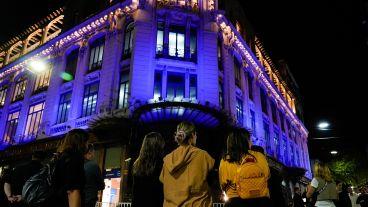 El renovado edificio inicia una era y revitaliza la zona.