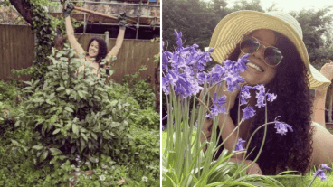 La mujer de las tareas en el jardín sin ropa para mayor conexión con la naturaleza.