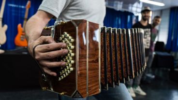 La música se siente y disfruta en la muestra de Luthiers. (Ana Isla - Rosario3)