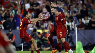 España celebró tras vencer a Croacia por penales.