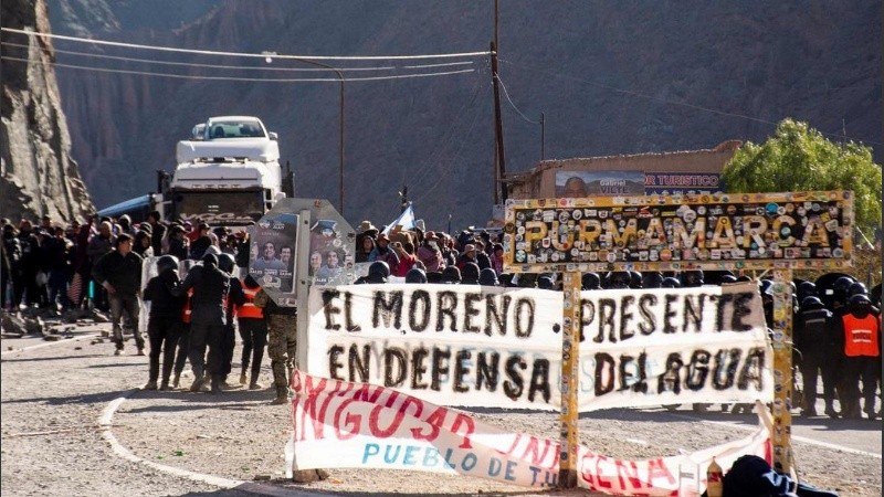 La represión se produjo en medio de las protestas de comunidades originarias y organizaciones sociales en rechazo a la reforma parcial de la Carta Magna de Jujuy.