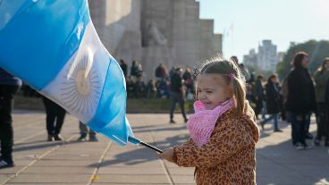 Fiesta popular y acto en el Día de la Bandera.