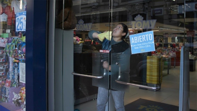 Muchos comercios abrieron este jueves, entre otras cosas, porque no adhirió el gremio. 