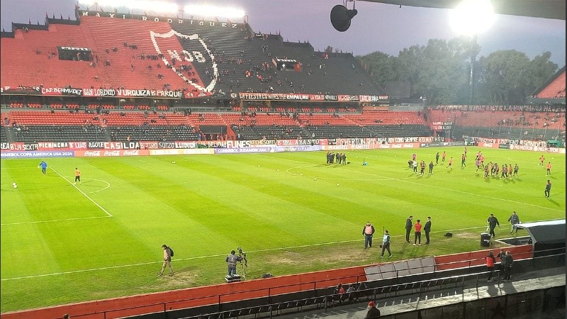 Hay luz en el Coloso y se juega. 