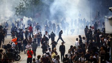 Francia convulsionada desde hace tres días.