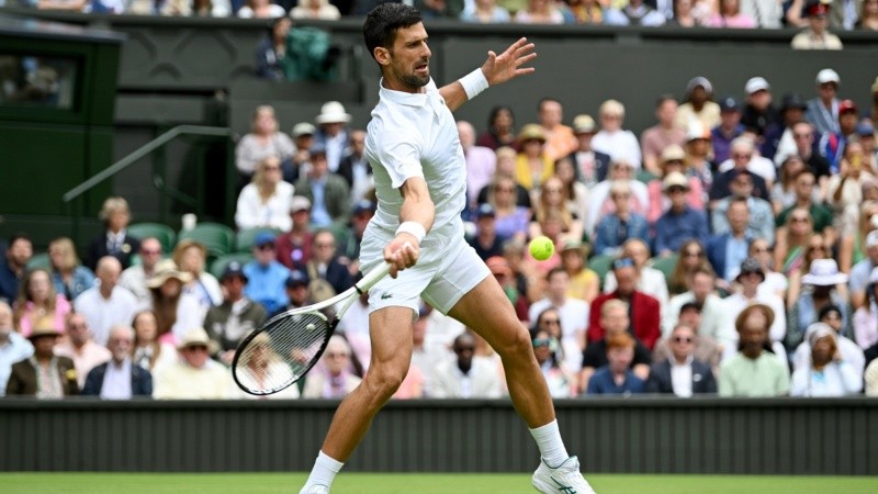 Nole derrotó sin problemas al argentino Cachín