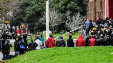 Los interesados debían acercarse al shopping Alto Rosario