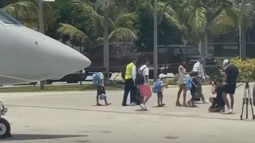 Leo Messi pisó tierra firme en Miami, donde comenzará su nueva etapa como jugador del Inter.