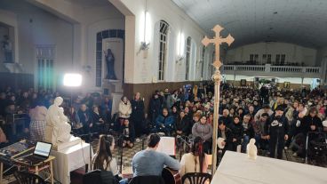 La capilla del Sagrado Corazón recibió a la comunidad de Soplo de Dios Viviente.