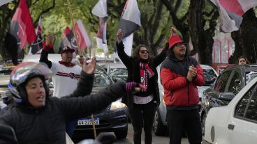 Los hinchas leprosos despidieron a Amelia.