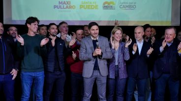 Pullaro y la foto de festejo de su sector, con Horacio Rodríguez Larreta