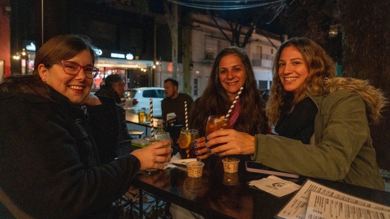 Festejos por la amistad en Rosario.