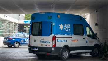 La mujer fue trasladada al Heca por una ambulancia del Sies.