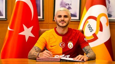 Mauro Icardi firmó un contrato con el Galatasaray por tres temporadas.