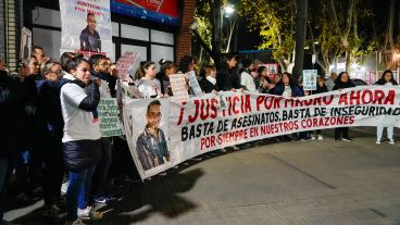 La manifestación en Tiro Suizo, barrio donde se produjo el trágico ataque el 3 de mayo.