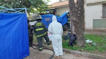 al intentar escapar, Demarchi recibió un disparo en la cabeza y terminó chocando contra el frente de una casa.