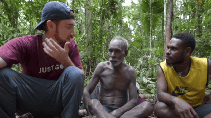 Los Korowai también creen que un demonio malvado llamado khakua.