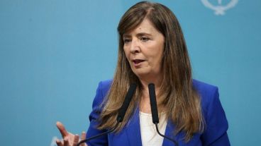 "Acá tenemos dos candidatos que han sido muy protagonistas ellos o sus entornos, en el caso de Milei su entorno y en el caso de Bullrich ella de dos situaciones en la Argentina de las cuales todos tenemos muy mala memoria", recordó. 