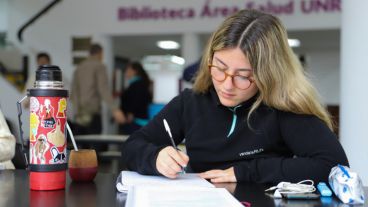 La UNR informó un incremento en el programa de becas.