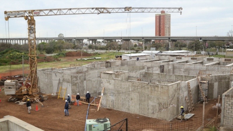 El financiamiento de la obra se reparte entre el Estado nacional, a través del Ente Nacional de Obras Hídricas de Saneamiento (Enohsa), y la provincia.