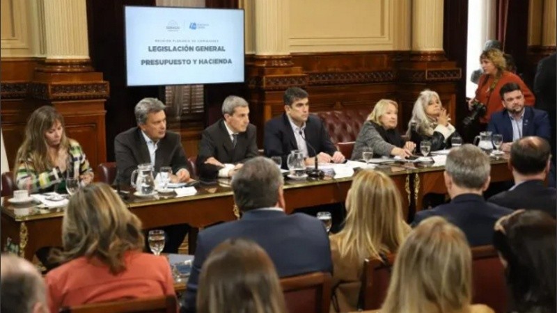 Los legisladores retoman la discusión tras el cuarto intermedio declarado el martes pasado.