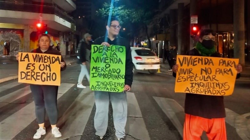 Alquileres Protesta De Inquilinos En El Centro De Rosario Contra El Avance De Las Reformas 8515