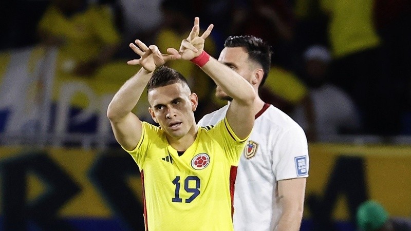 El ex River marcó para el triunfo colombiano.