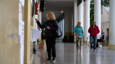 Desde las 8 de este domingo, estaban habilitadas las mesas para votar en Rosario.