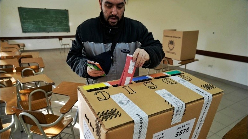 Desde las 8 de este domingo, estaban habilitadas las mesas para votar en Rosario.