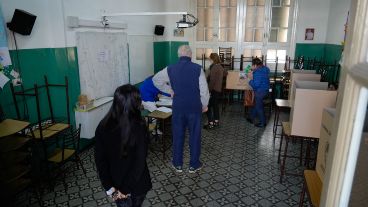 Desde las 8 de este domingo, estaban habilitadas las mesas para votar en Rosario.